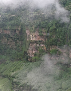Montañas con nubes